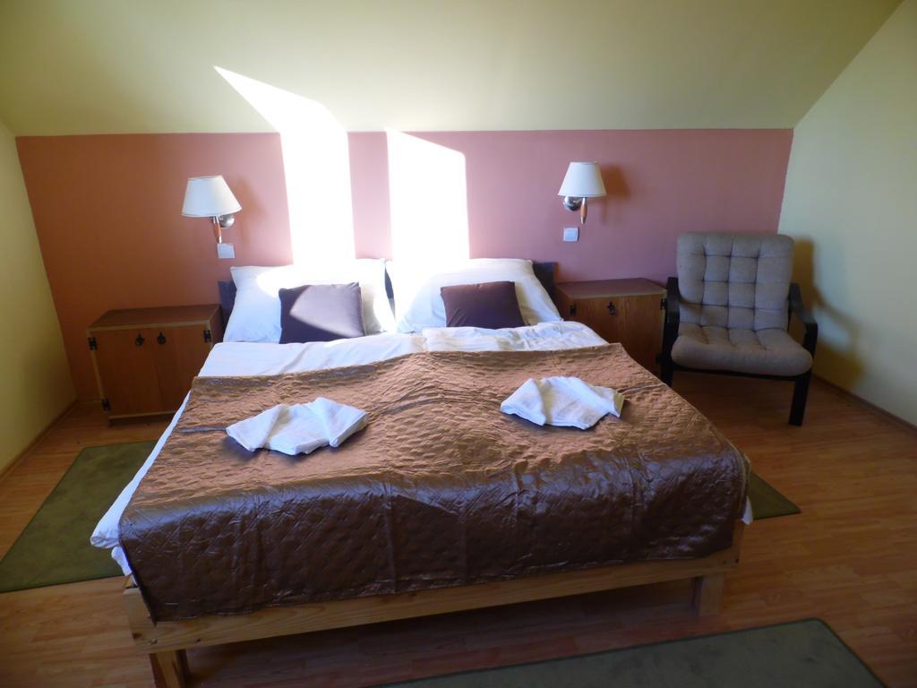 Hotel Kenese Balatonkenese Room photo
